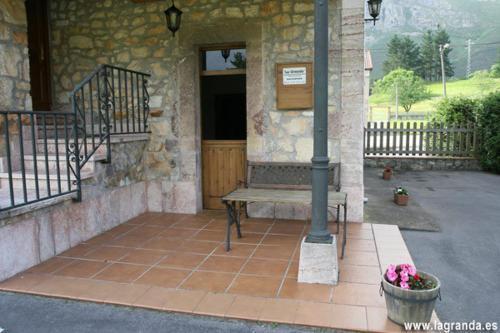 Apartamentos Rurales La Granda Cangas de Onis Luaran gambar