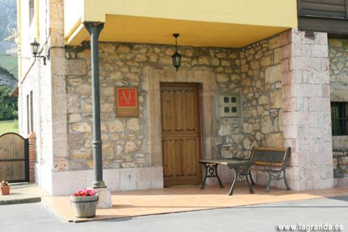 Apartamentos Rurales La Granda Cangas de Onis Luaran gambar